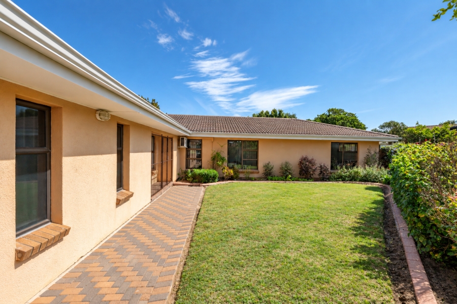 4 Bedroom Property for Sale in Vredekloof Western Cape